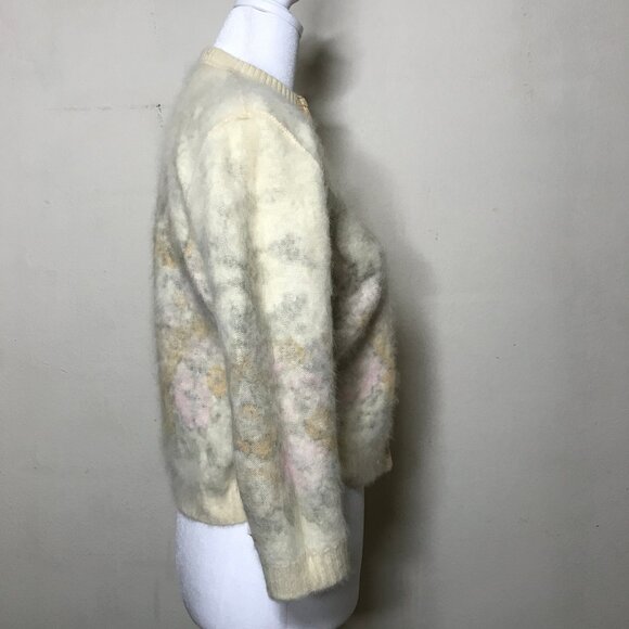 Vintage 1950's Cream Victorian Floral Scene Angora Type Short Cardigan Sweater - Picture 8 of 16
